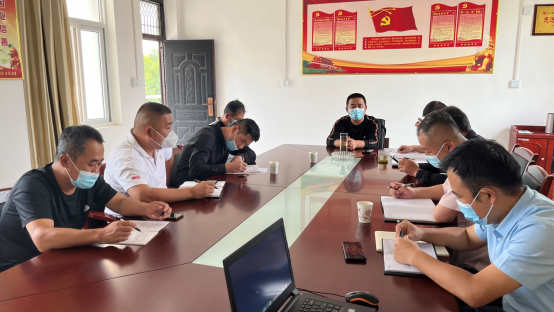 8dc27e8bce63cea07f9764be845aa41e.png 【6】紀(jì)律教育學(xué)習(xí)專題組織生活會-報(bào)道稿129.png